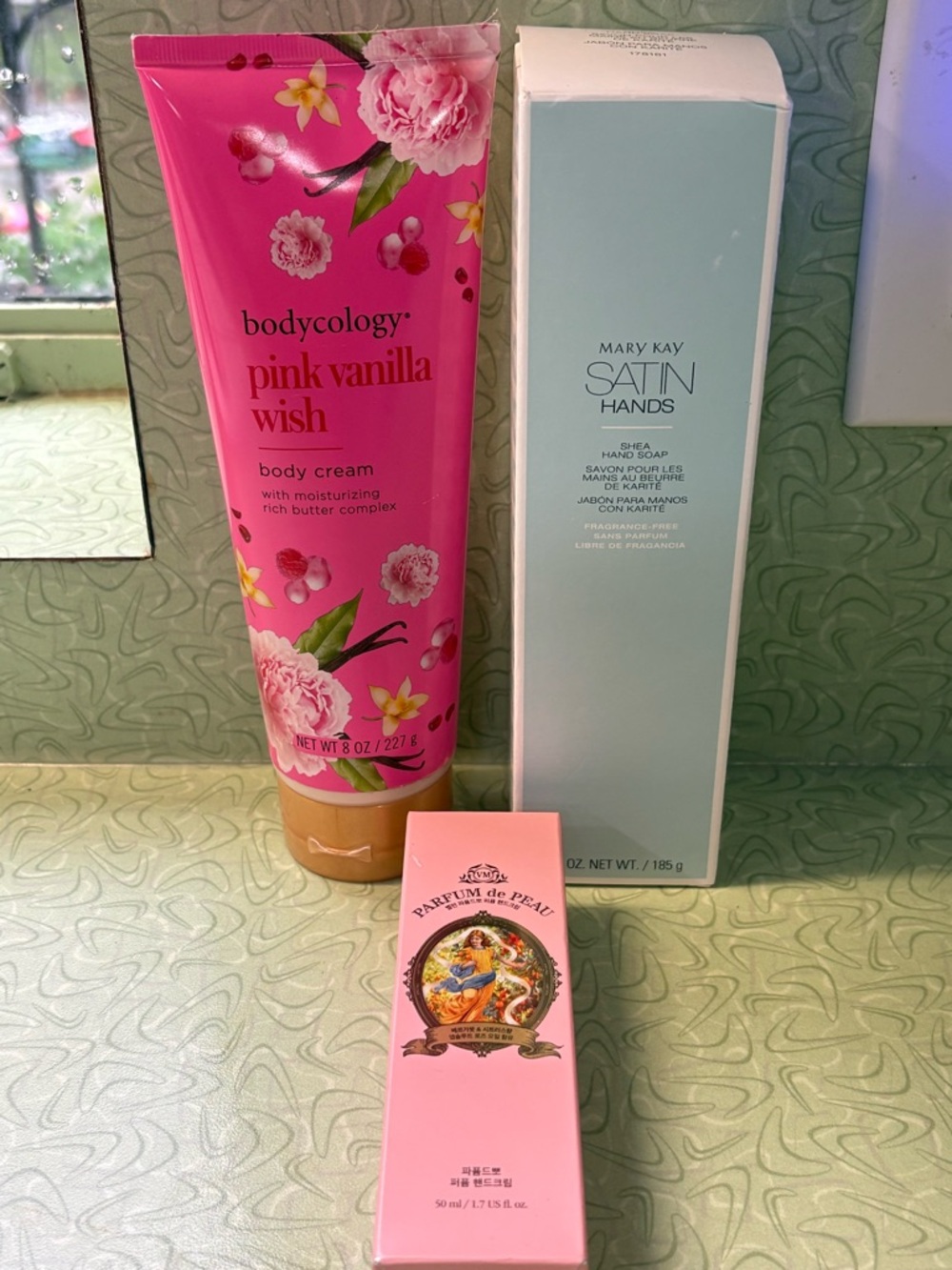 Beauty bundle bodycology pink vanilla cream Mary Kay satin hand soap Veilment